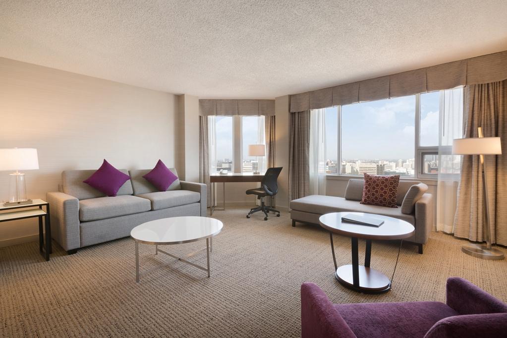 Coast Edmonton Plaza Hotel By Apa Kamer foto