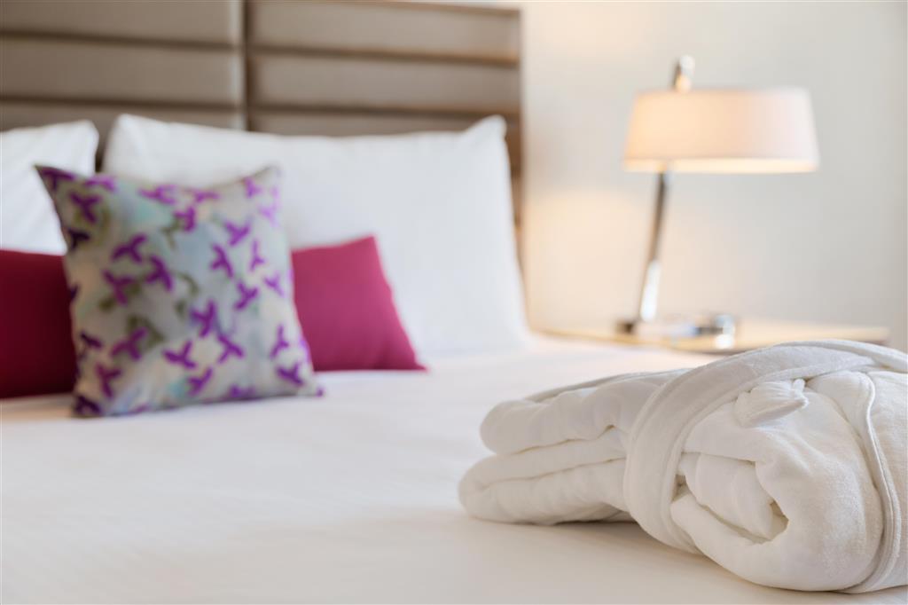 Coast Edmonton Plaza Hotel By Apa Kamer foto