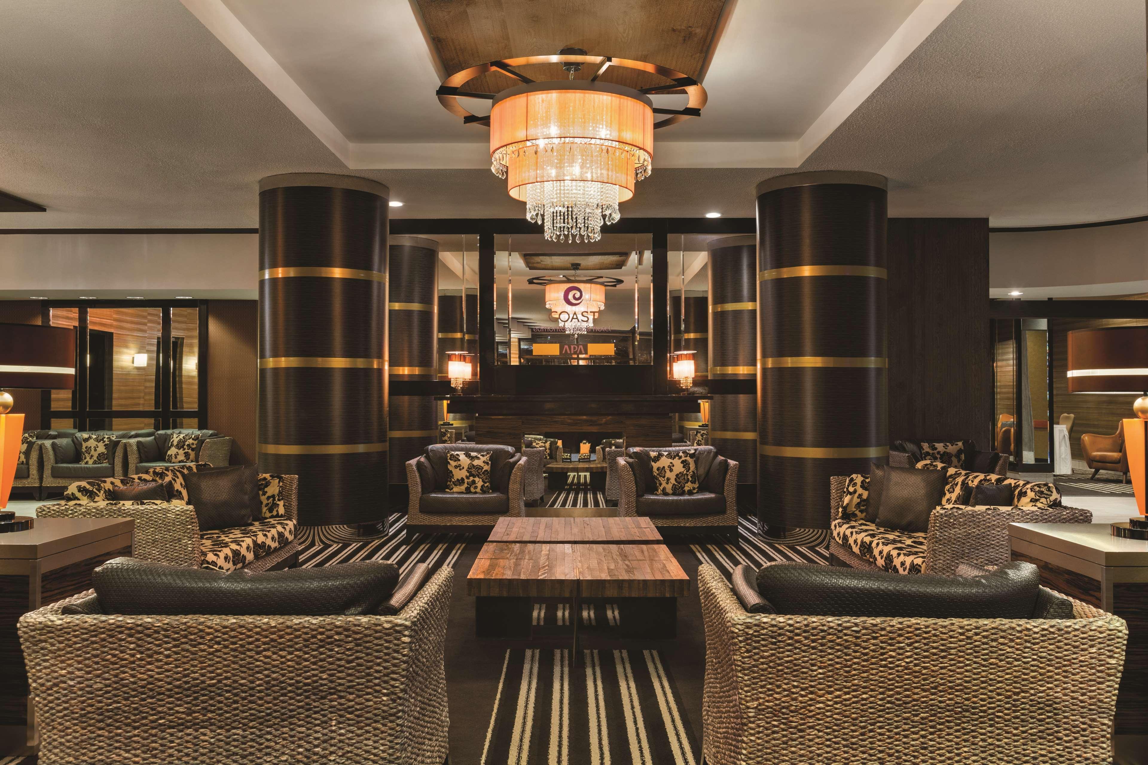 Coast Edmonton Plaza Hotel By Apa Buitenkant foto