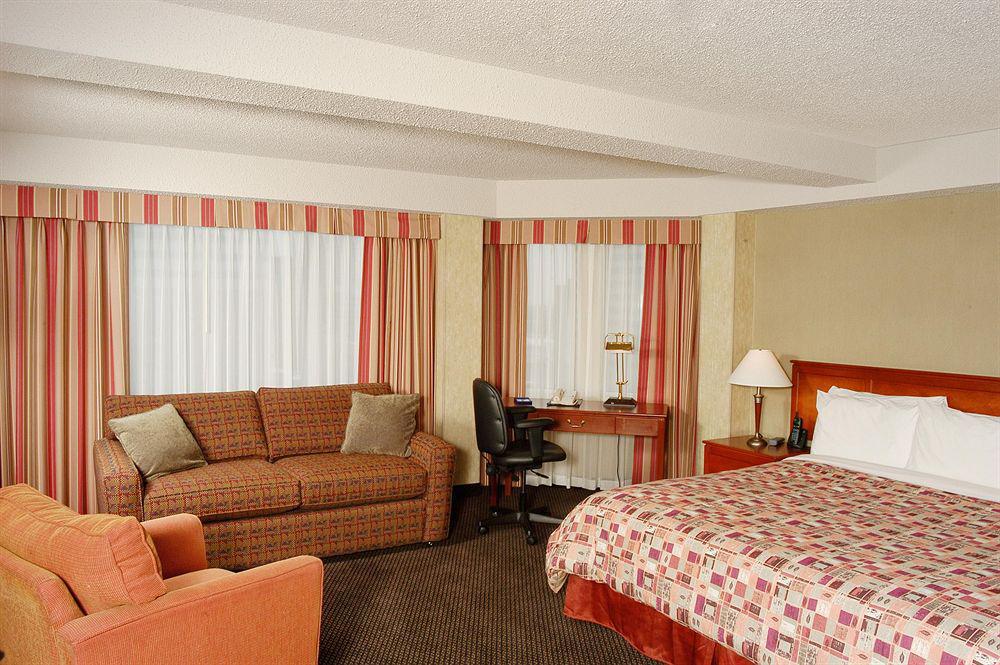 Coast Edmonton Plaza Hotel By Apa Kamer foto